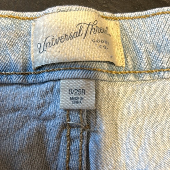 Universal Thread Jeans ( Target) - Picture 3 of 4